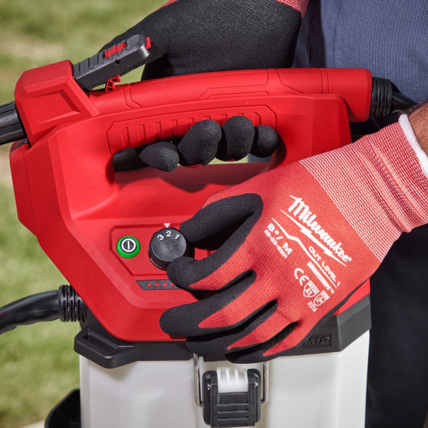 Milwaukee M12™ tragbare Chemikalienspritze 3,7 l M12 BHCS3L-201