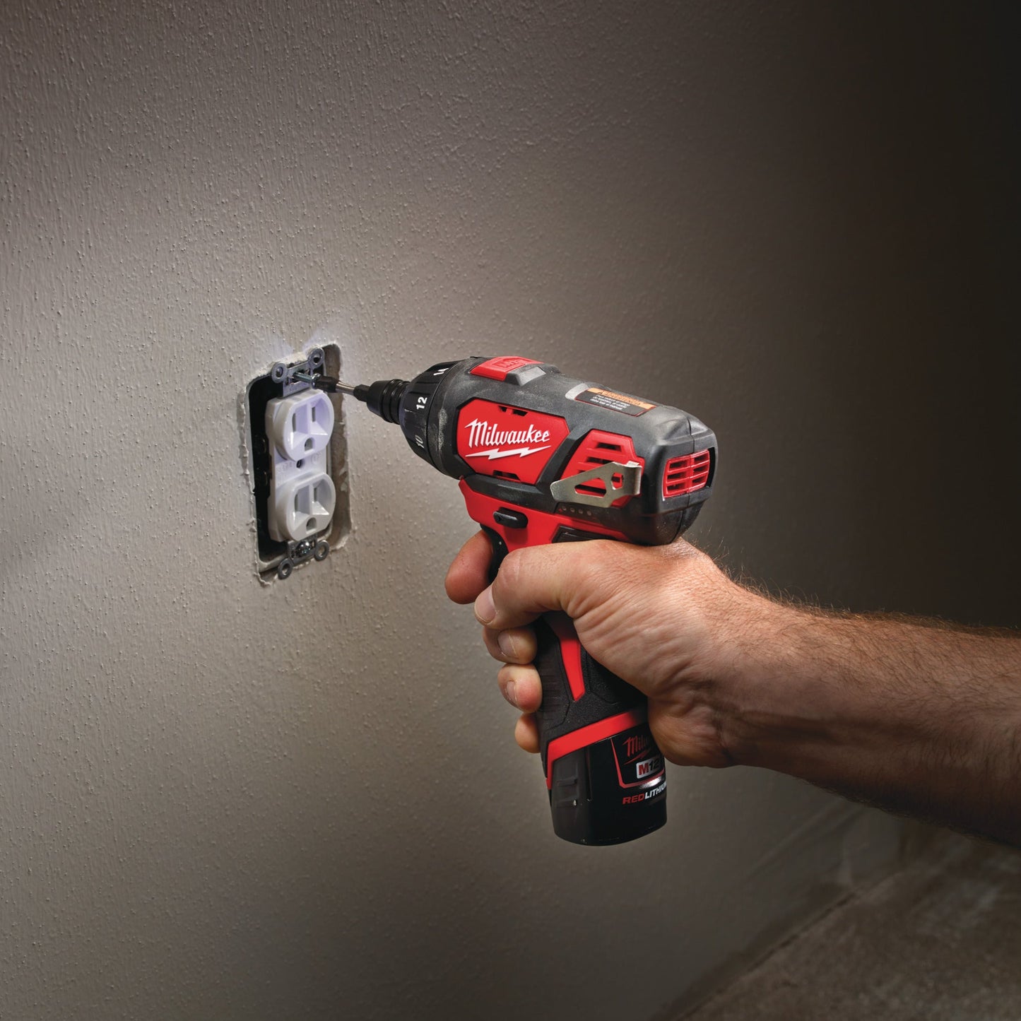 Milwaukee M12 1-toerige subcompactschroevendraaierkeizers_nu_5