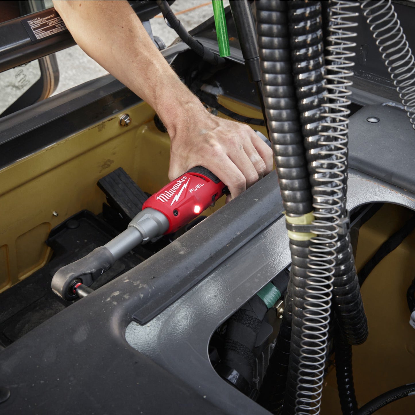 Milwaukee M12 FUEL ¼″ verlengde high speed ratelsleutelkeizers_nu_11