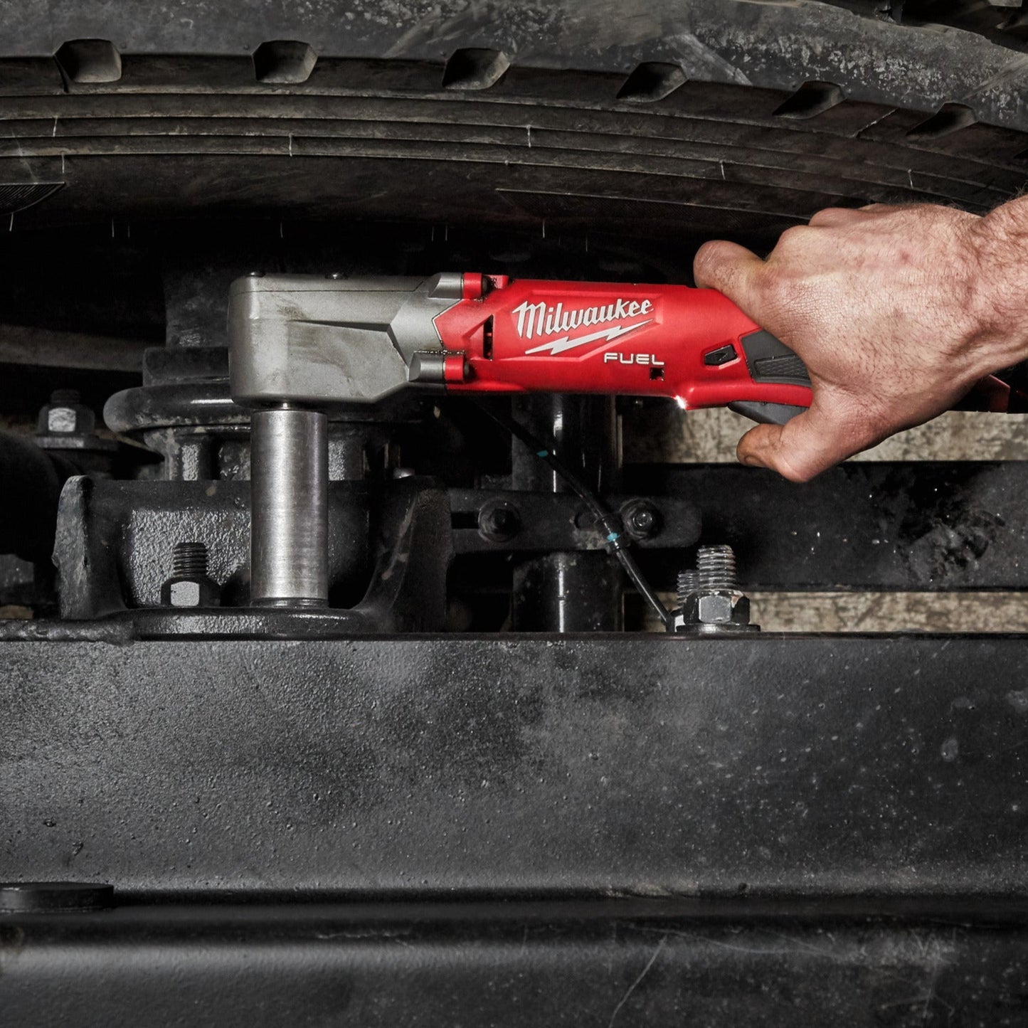 Milwaukee M12 FUEL⅜″ accu haakse slagmoersleutel met frictieringkeizers_nu_7