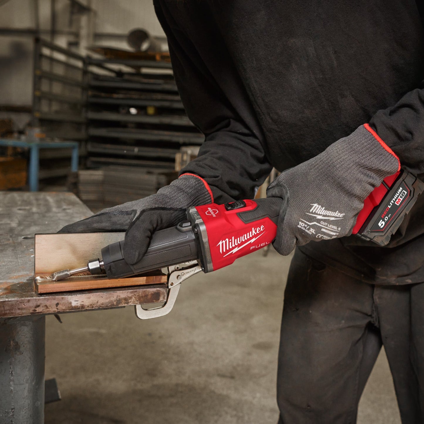 Milwaukee M18 FUEL RECHTE SLIJPMACHINE MET SCHUIFSCHAKELAAR toepassing 1