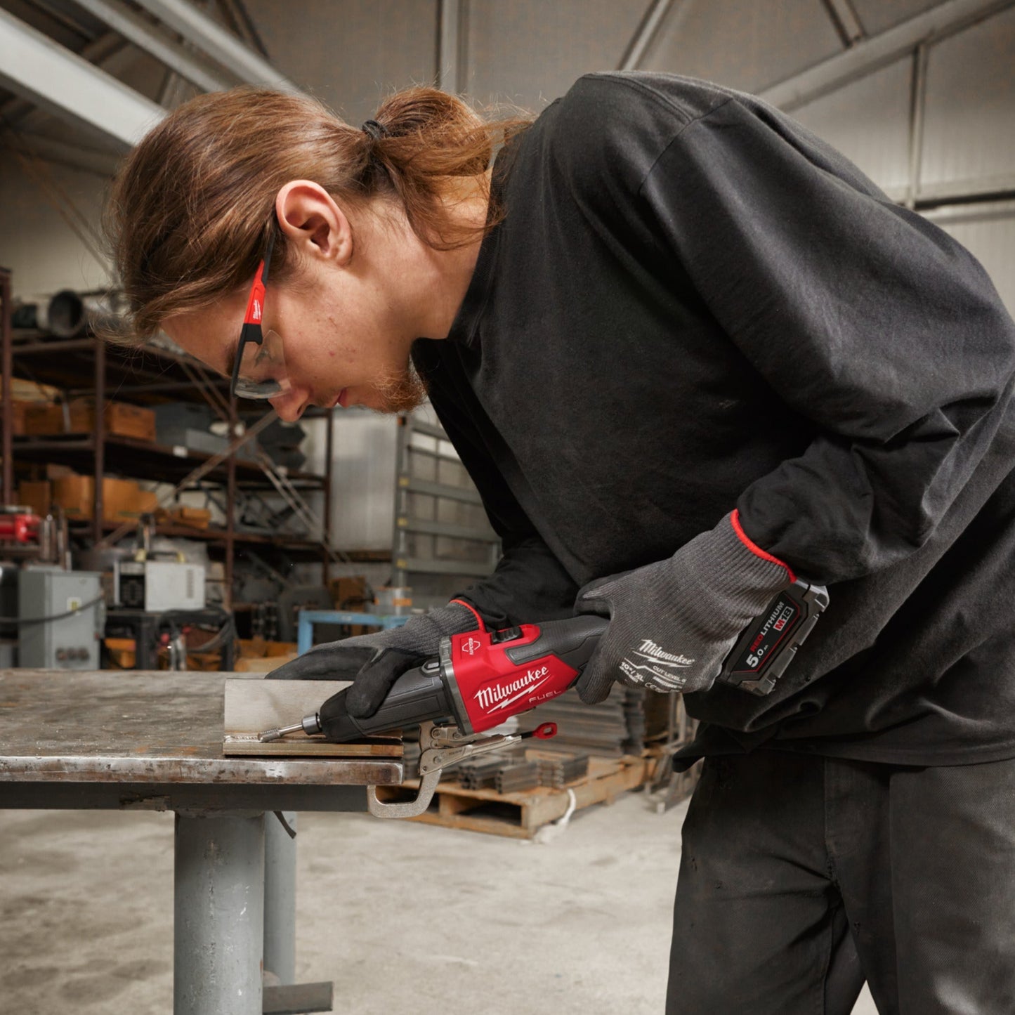 Milwaukee M18 FUEL RECHTE SLIJPMACHINE MET SCHUIFSCHAKELAAR toepassing 2