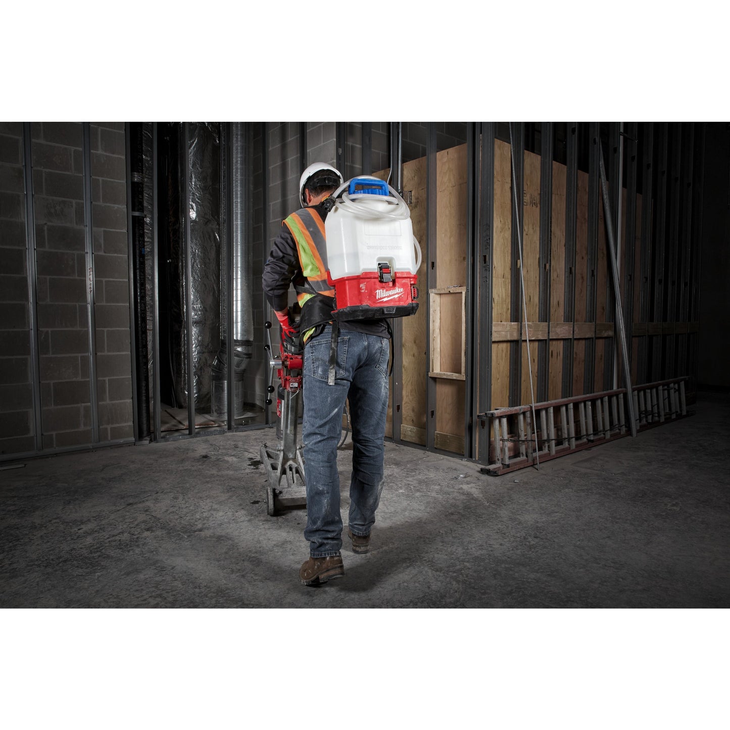 Milwaukee™ SWITCH TANK™ - 15 l watertank M183