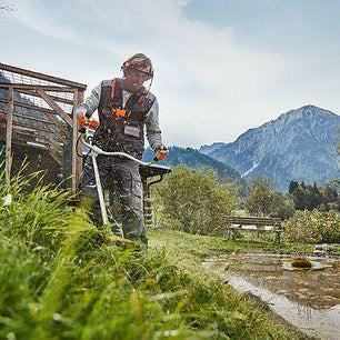Stihl FS 131 Benzine Bosmaaier met Maaikop - keizers.nu