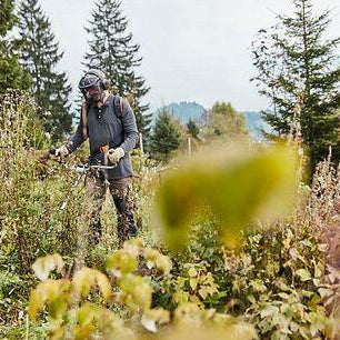 Stihl FS 131 Benzine Bosmaaier met Maaikop - keizers.nu