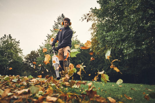 Ontdek de Kracht en Veelzijdigheid van de STIHL KMA 200 R Accucombimotor