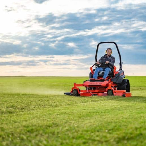 Ariens Summit Pro 572 Zero-Turn Maaier buiten bij keizers.nu