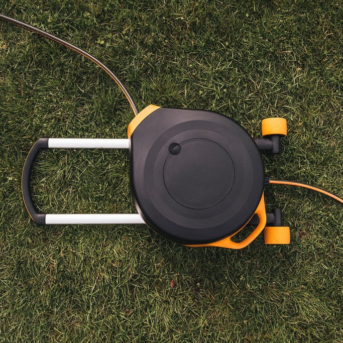 Fiskars Automatische Slanghaspel XL met wielen incl. 20m tuinslang-keizers.nu