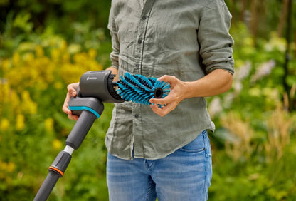 GARDENA AquaBrush Patio 03/18V P4A Set – accu-multireiniger-keizers.nu