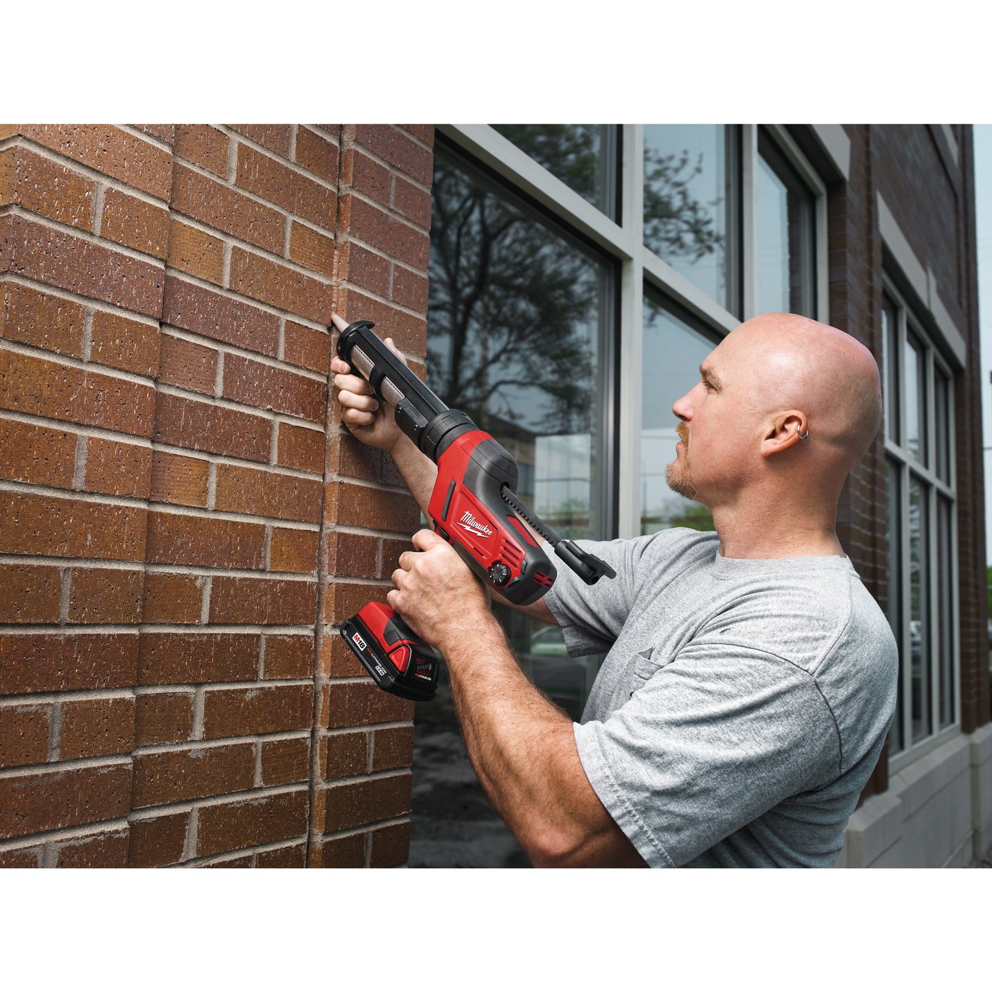 Milwaukee M18 kitpistool met 310 ml buskeizers_nu_9