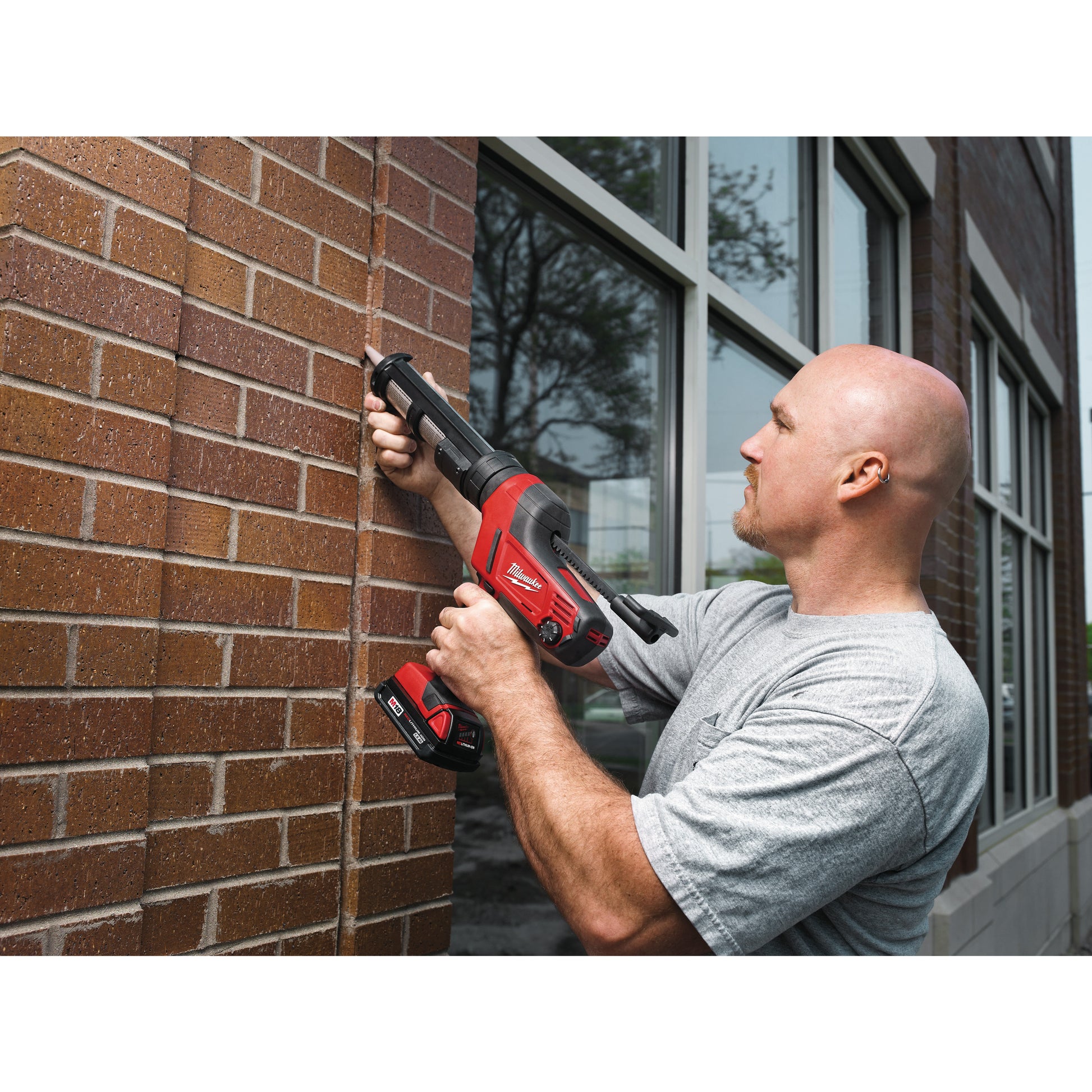 Milwaukee M18 kitpistool met 310 ml buskeizers_nu_9
