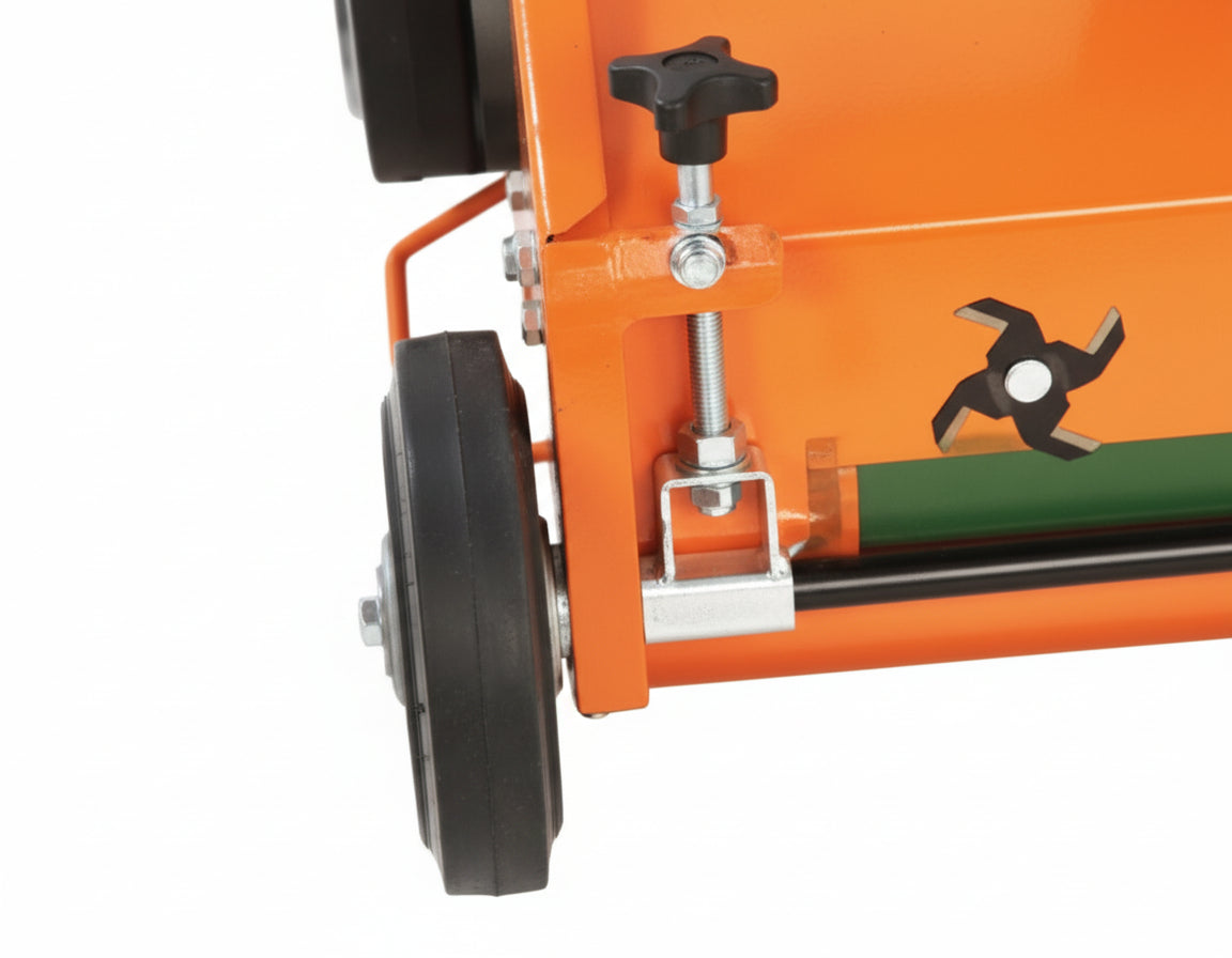 Eliet E450 verticuteermachine met Honda GX160