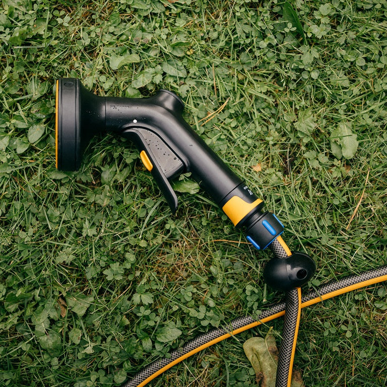 Fiskars Solid Broeskop Multi, 3 standen, met knijpbediening-keizers.nu