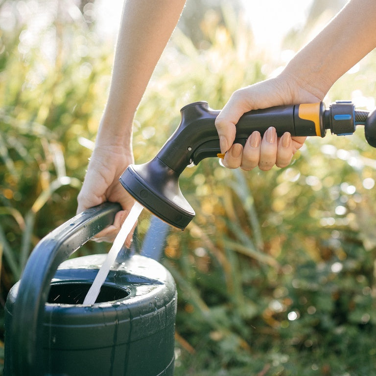 Fiskars Solid Broeskop Multi, 3 standen, met knijpbediening-keizers.nu