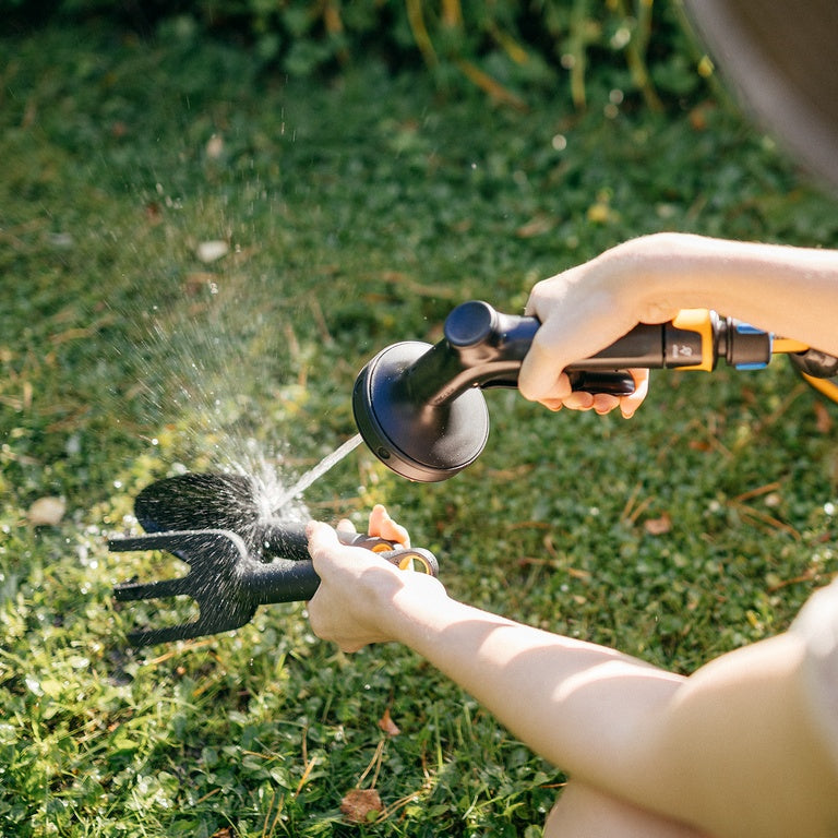 Fiskars Solid Broeskop Multi, 3 standen, met knijpbediening-keizers.nu