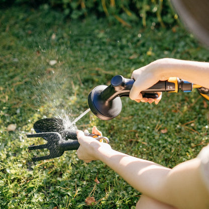 Fiskars Solid Broeskop Multi, 3 standen, met knijpbediening-keizers.nu