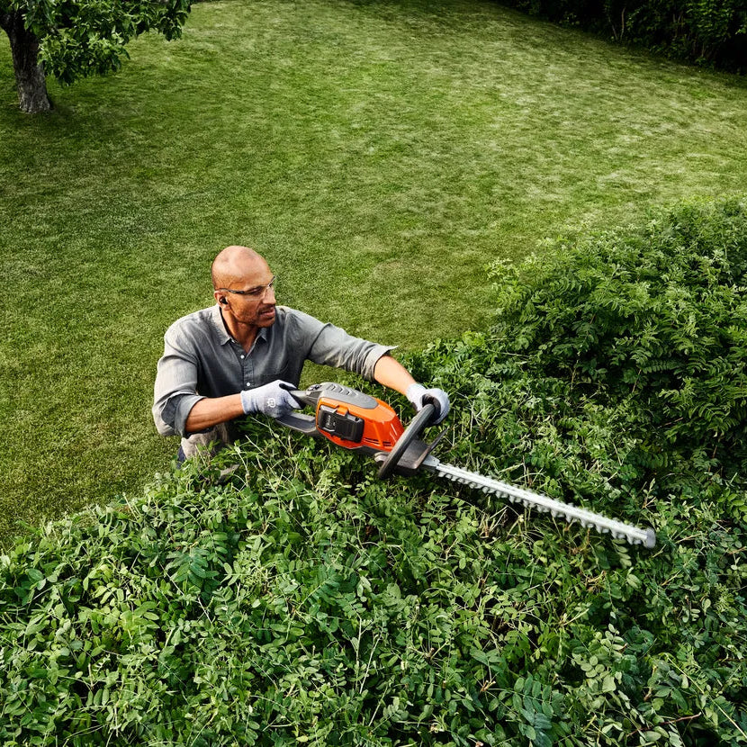 Husqvarna 215iHD45 Heggenschaar - Mes 45 cm (met accu en lader)- keizers.nu