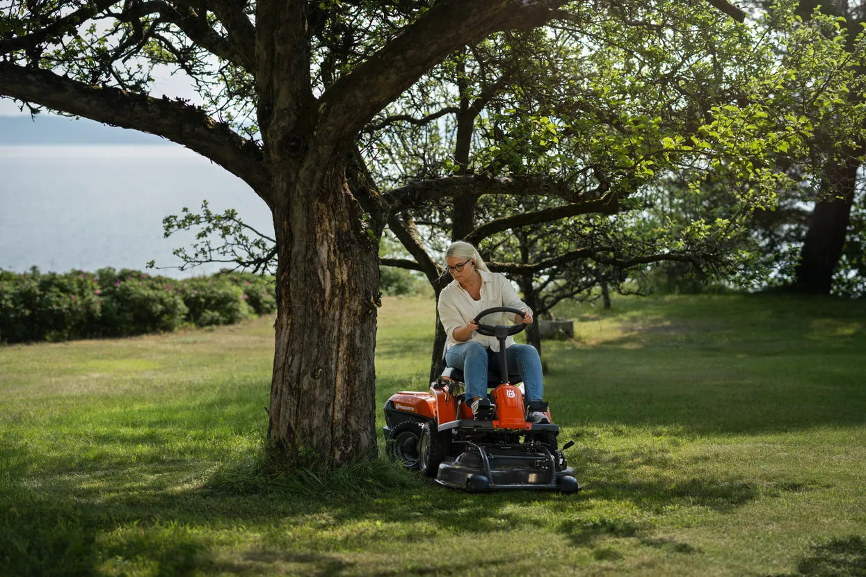 Husqvarna R 112iC Accu Frontzitmaaier - Incl. Maaidek, Accu & Lader