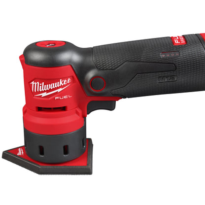 Milwaukee M12 FUEL subcompacte delta schuurmachinekeizers_nu_9