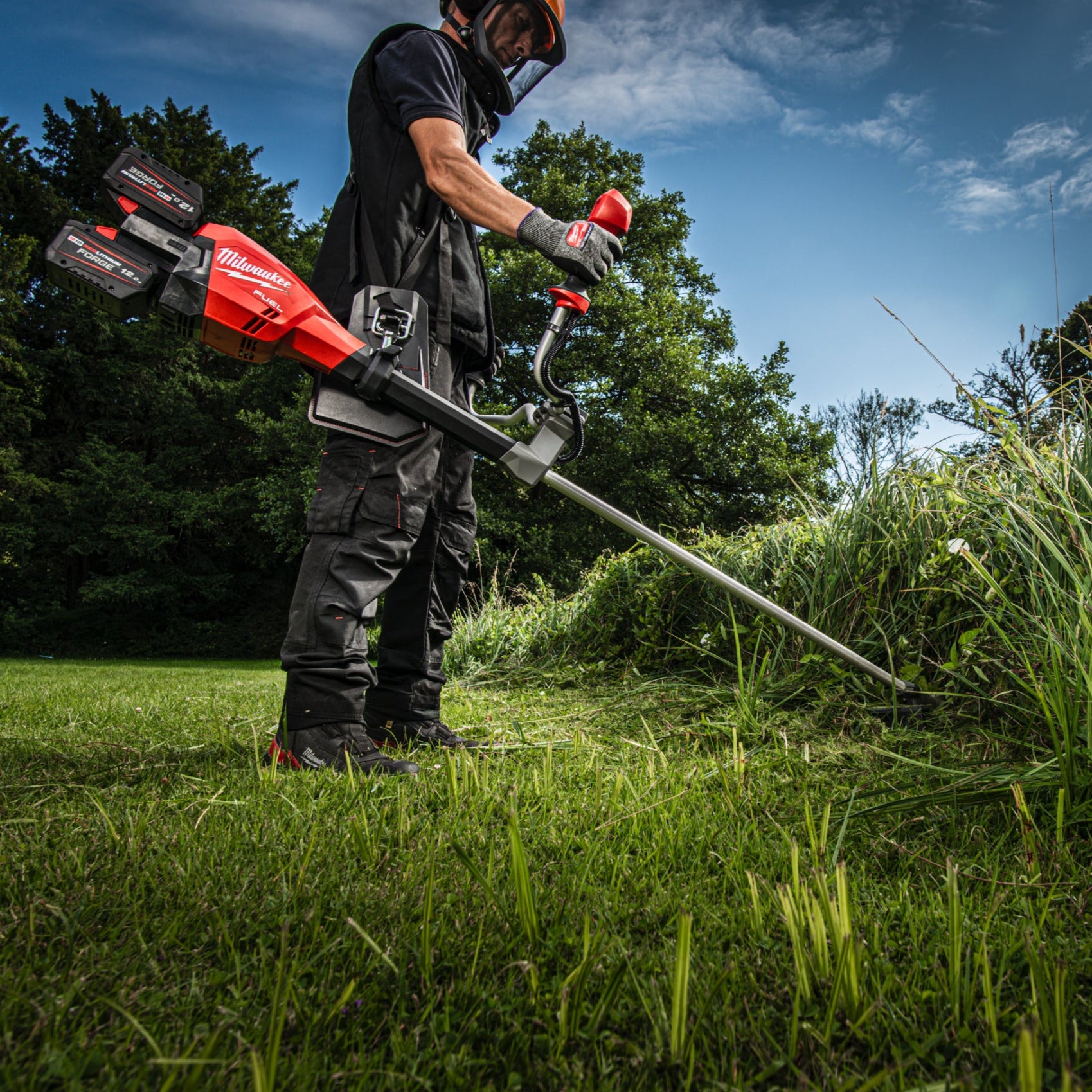 Milwaukee M18 FUEL dual accu bosmaaier set incl. accu en laderkeizers_nu_5