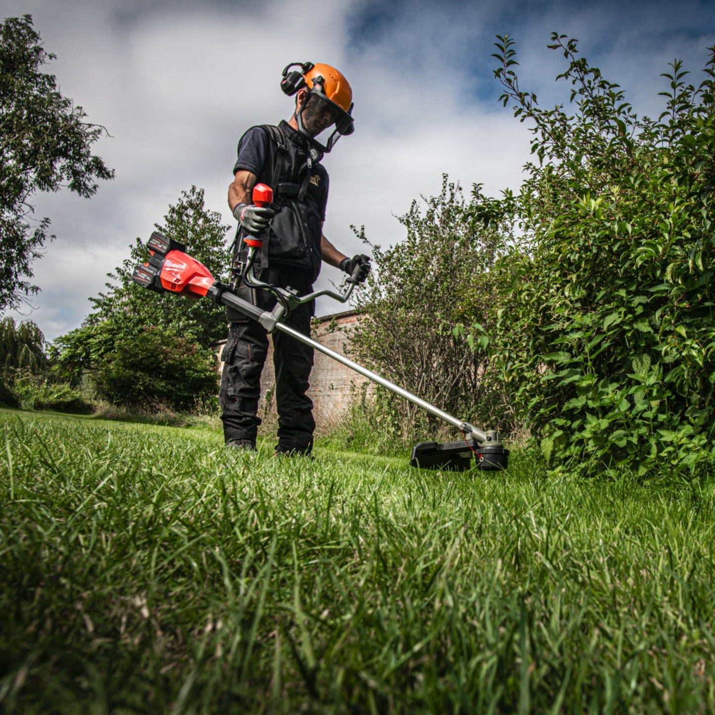 Milwaukee M18 FUEL dual accu bosmaaier set incl. accu en laderkeizers_nu_6