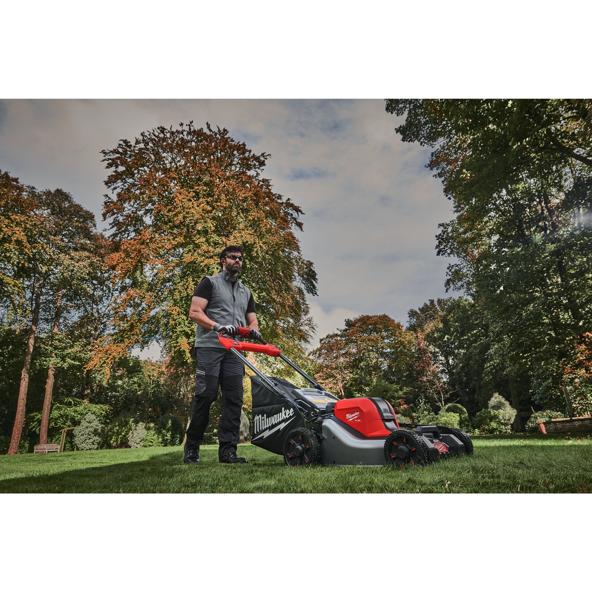 Milwaukee M18™ FUEL™  Accu Grasmaaier - 46 cm - Incl. 2x Accu en 1x Snellader