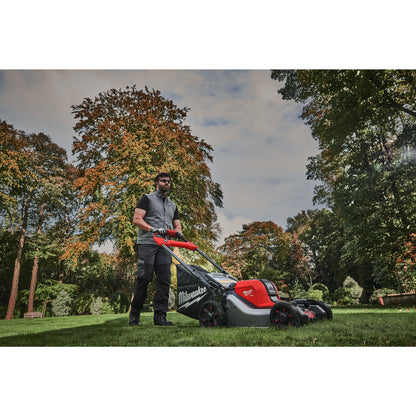 Milwaukee M18™ FUEL™  Accu Grasmaaier - 46 cm - Incl. 2x Accu en 1x Snellader
