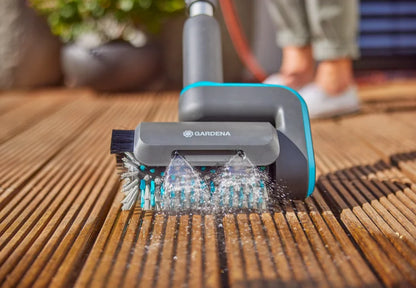 GARDENA AquaBrush Patio 03/18V P4A Set – accu-multireiniger-keizers.nu