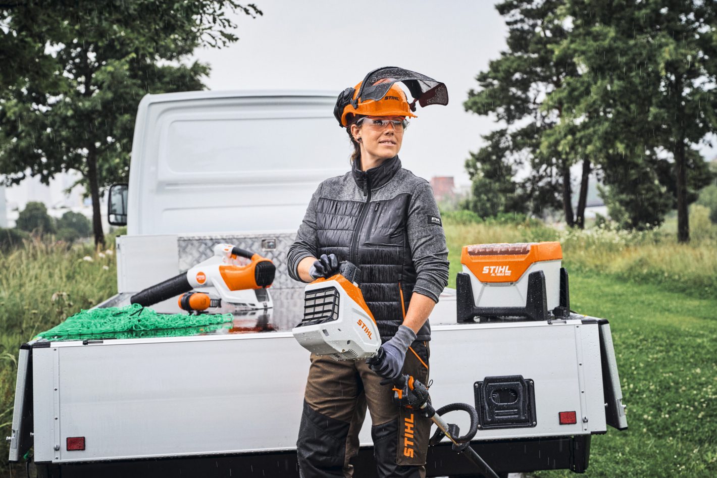 STIHL AL 1802.0 MO Accusnellader in gebruik