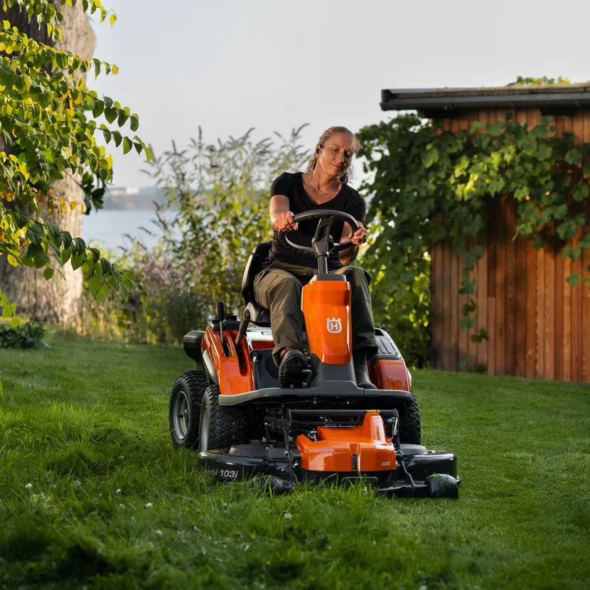 Husqvarna R 200iX AWD frontmaaier - maaibreedte 94-103 cm-keizers.nu
