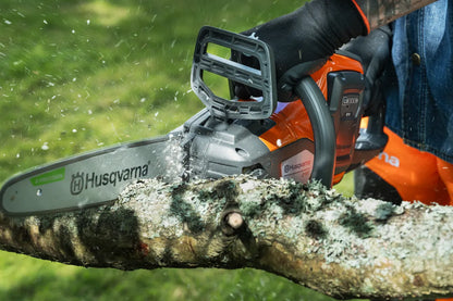 Husqvarna 215i accukettingzaag - 30 cm, 36 V, met accu en lader