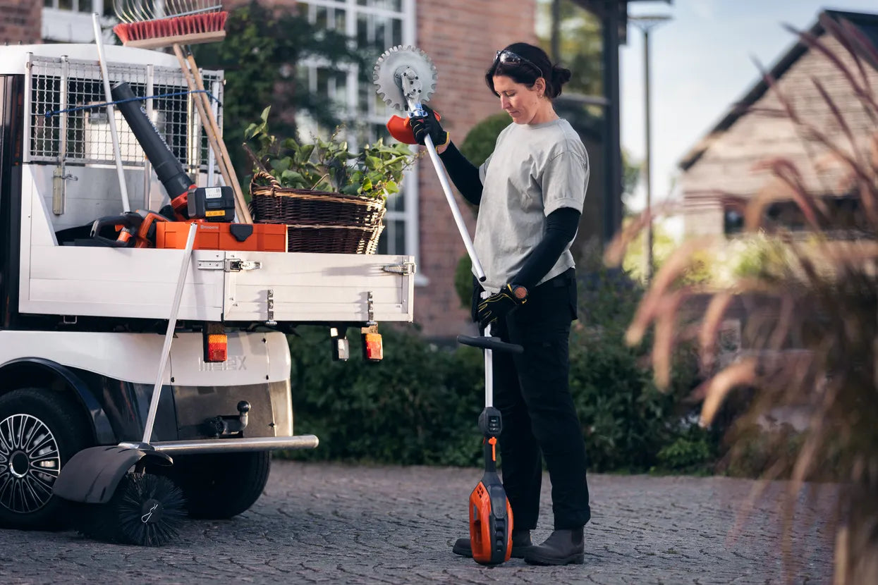 Husqvarna 525iLK accu-combimachine - maaibreedte 42 cm