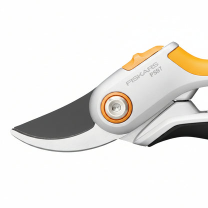 Fiskars Plus Metalen Snoeischaar Bypass P531-keizers.nu