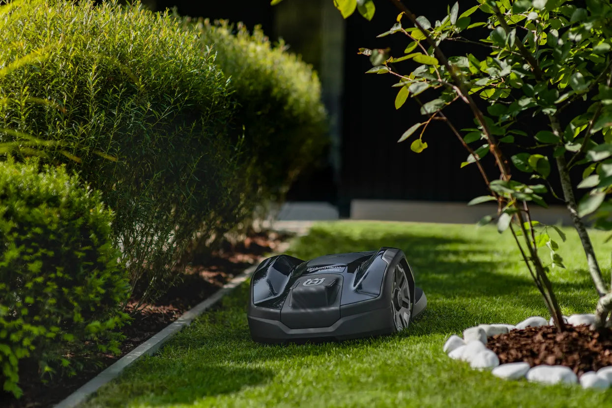 Husqvarna Automower® 305E NERA Robotmaaier - EdgeCut - Draadloos (incl. EPOS Plug-in Kit + RS1 GPS-station)