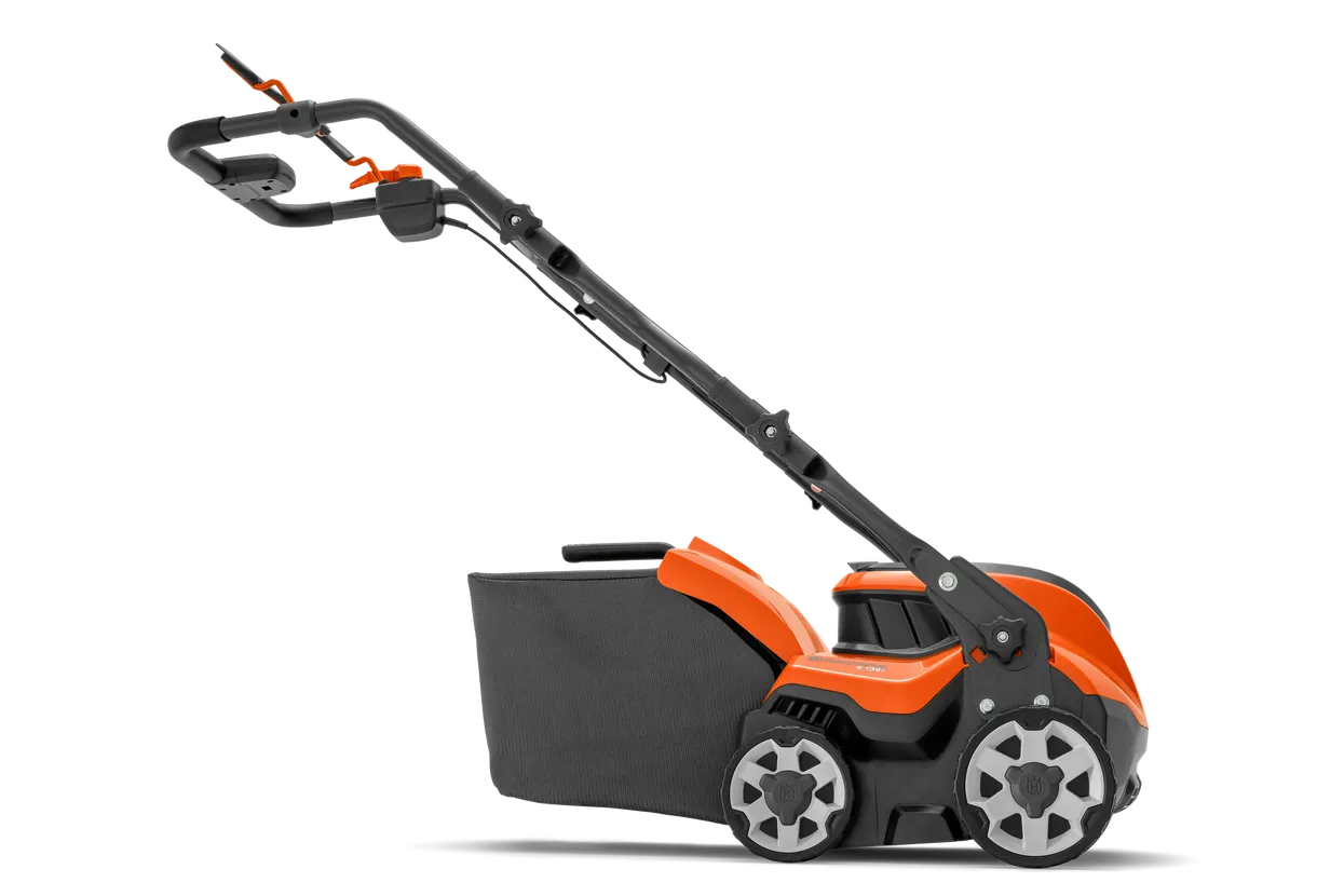 Husqvarna S 138i Accu Verticuteermachine - Incl. Accu & Lader-keizers.nu