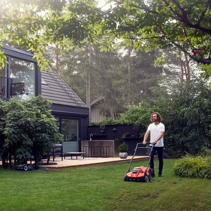 Husqvarna S 138i Accu Verticuteermachine - Incl. Accu & Lader-keizers.nu