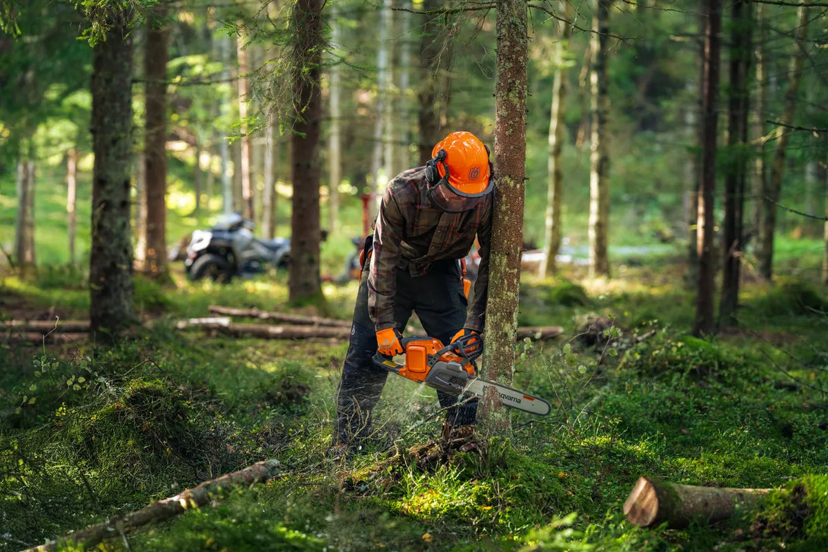 Husqvarna 440i Accu Kettingzaag Incl. Accu & Lader - 38 cm - keizers.nu