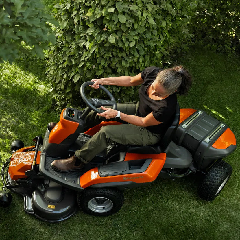 Husqvarna R 200iX AWD Accu Frontzitmaaier incl. 103 cm Maaidek-keizers.nu