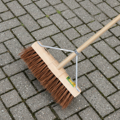 Vero Wegenbouwbezem - met Tauari steel 160 x 2,8 cm en grote stokhouder-keizers.nu