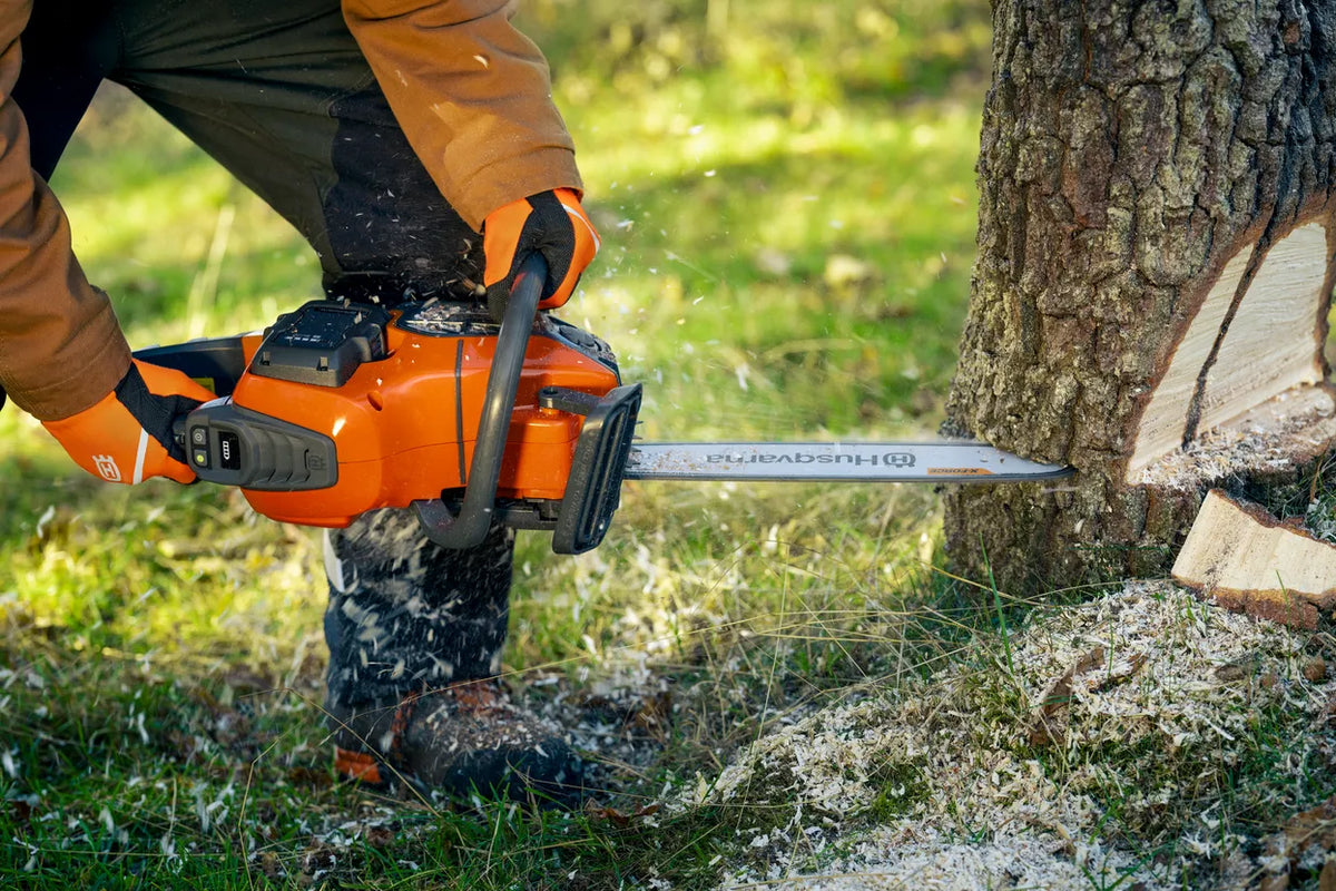 Husqvarna 440i Accu Kettingzaag Incl. Accu & Lader - 38 cm - keizers.nu