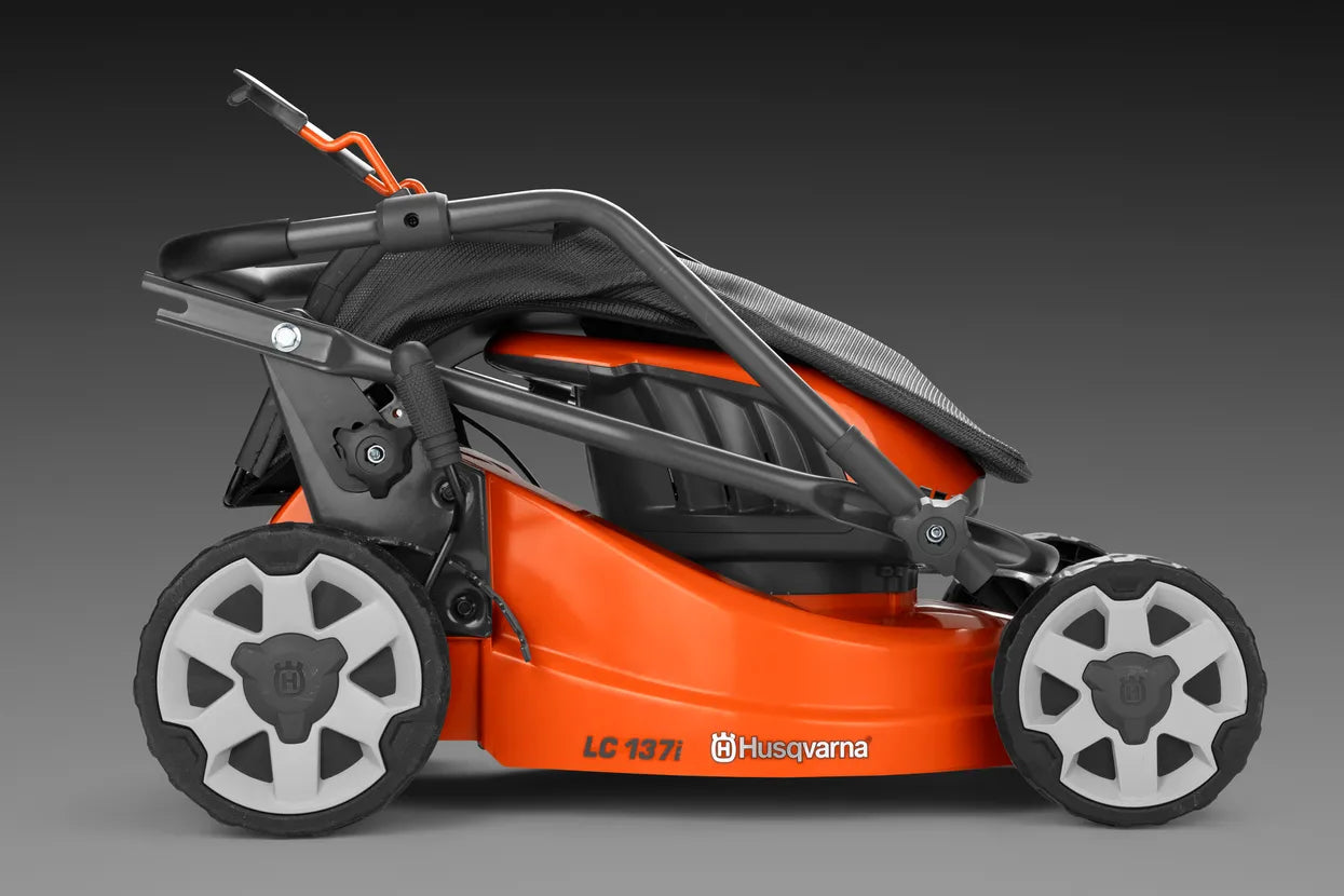 Husqvarna LC 137i accugrasmaaier - maaibreedte 37,5 cm-keizers.nu