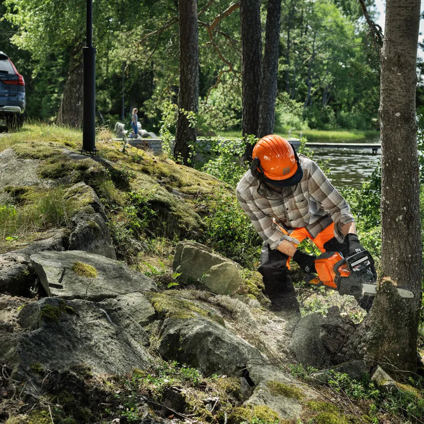 Husqvarna 242i Accu Kettingzaag - 35 cm - Incl. Accu & Lader-keizers.nu