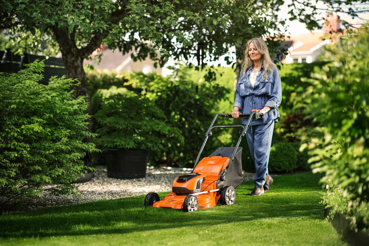 Husqvarna LC 142iS accu grasmaaier - 42 cm, zelfrijdend-keizers.nu