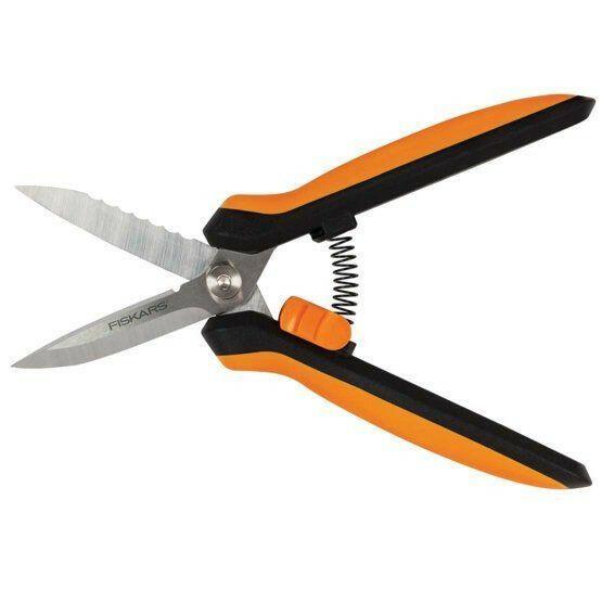 Fiskars Solid Multi-Task SP-320 - keizers.nu