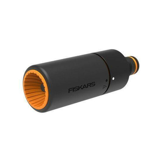 De Fiskars tuinspuit biedt een soepel instelbaar sproeipatroon en comfortabele SoftGrip™ handgreep.