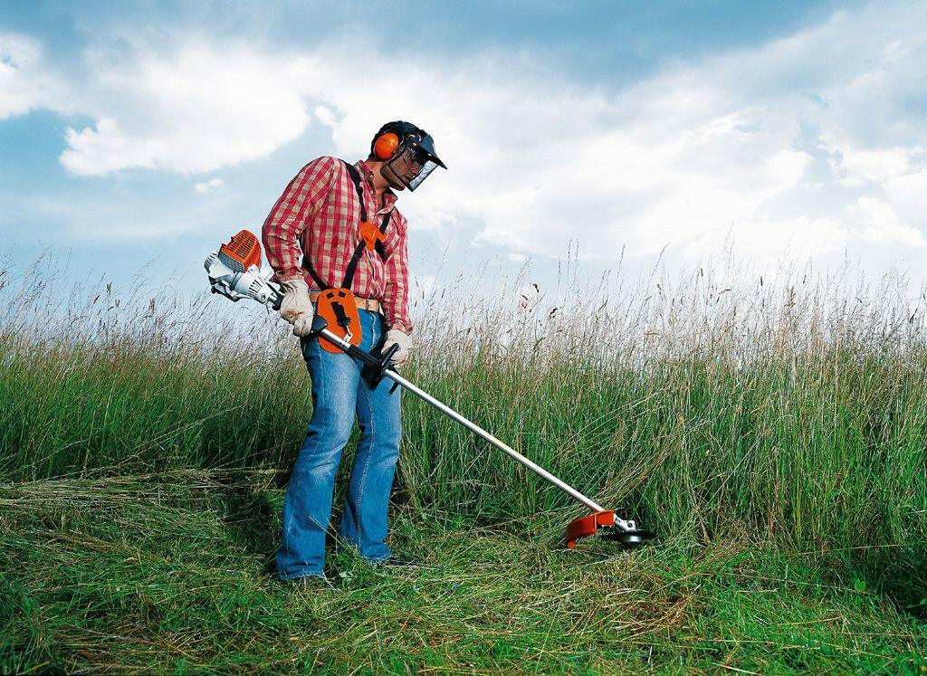 Stihl FS 55 R Benzine Graskantenmaaier met Maaikop - keizers.nu